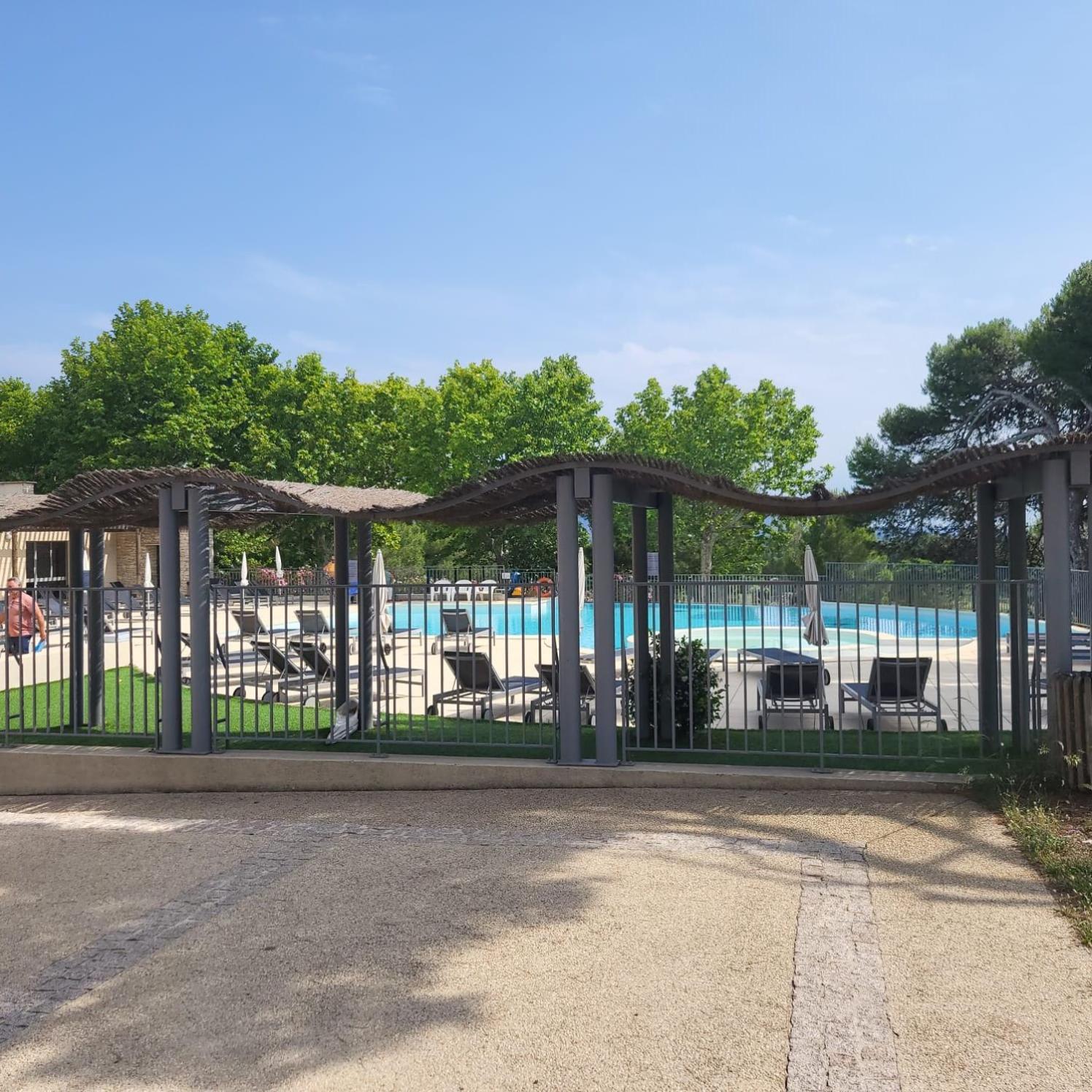 La Calade Lägenhet LʼIsle-sur-la-Sorgue Exteriör bild