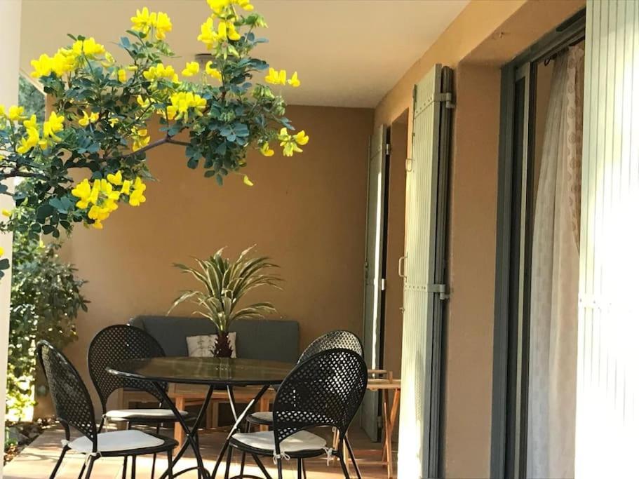 La Calade Lägenhet LʼIsle-sur-la-Sorgue Exteriör bild